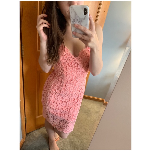 NWOT Lulu’s Coral Lace Dress - Picture 2 of 8